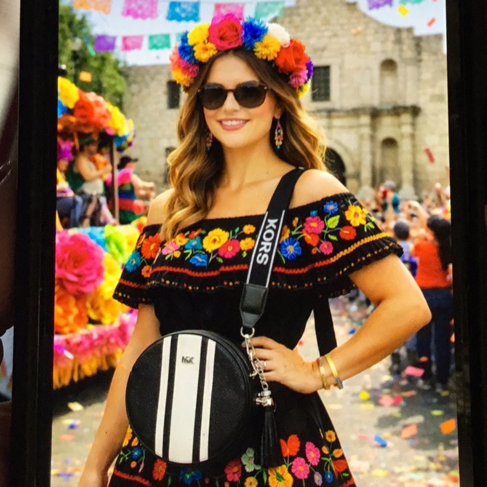 Michael Kors Black White Round Crossbody camera bag purse new - Picture 5 of 6